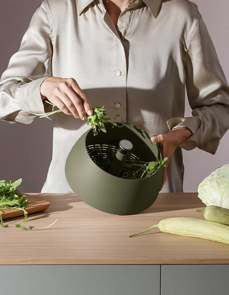 wedding registry must have green spinning colander