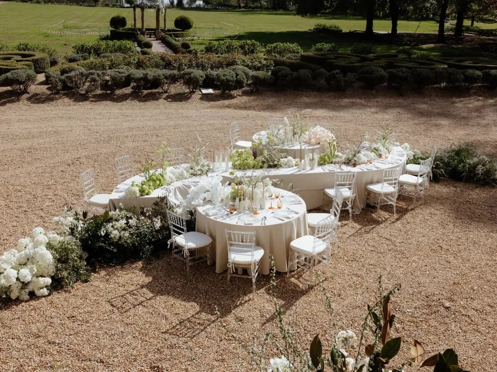 A minimal wedding table décor with lillies