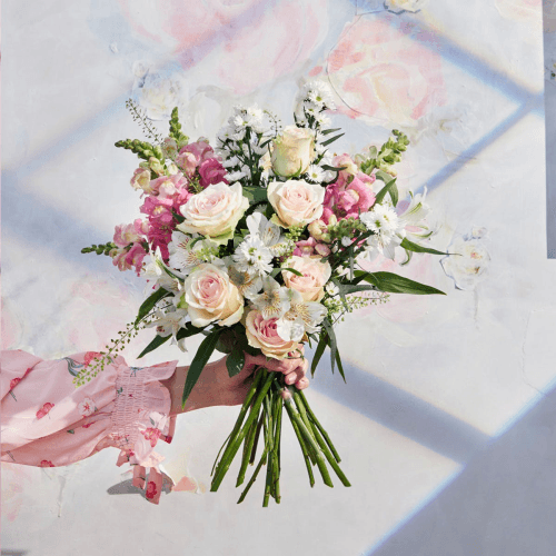 Image showing the Lux Letterbox flower subscription product.