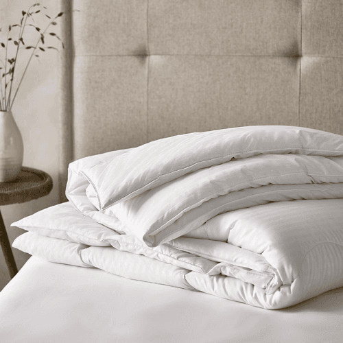Image showing the Essential Down Alternative Duvet, White product.