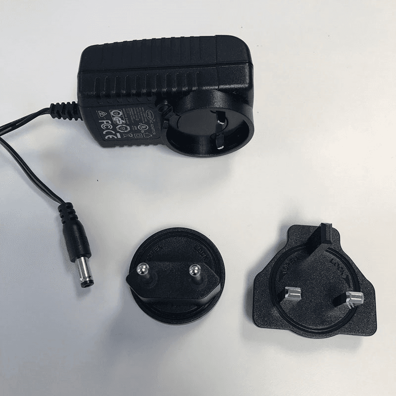 Voyager Portable Turntable