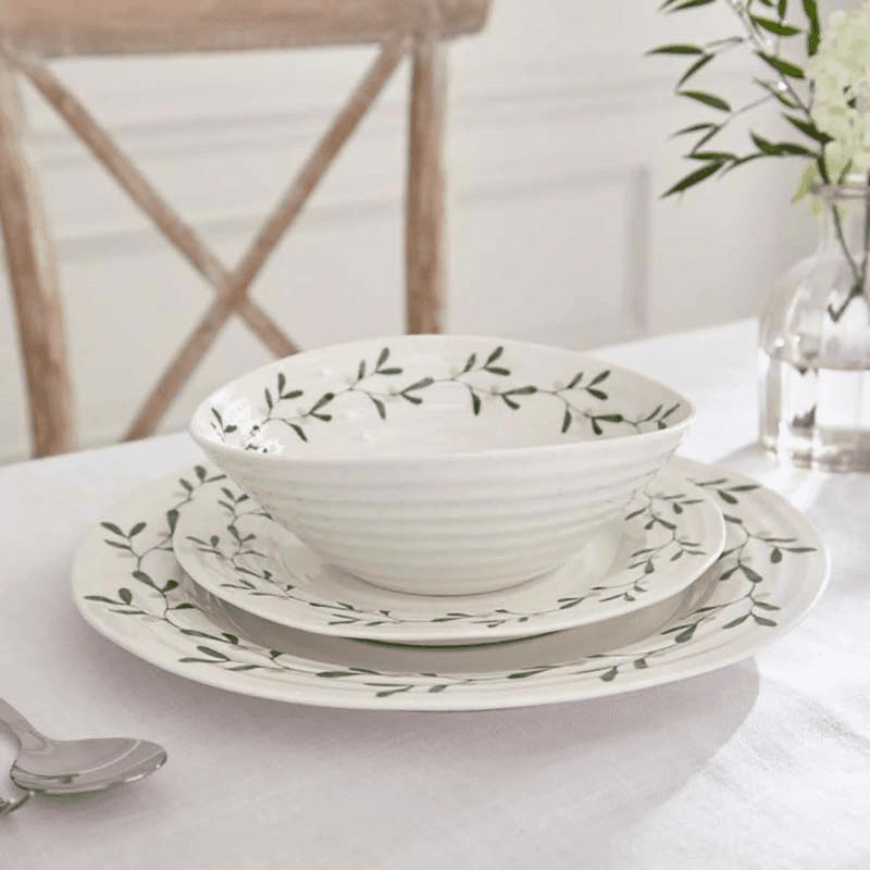 Mistletoe 12 Piece Dinnerware Set, White/Green